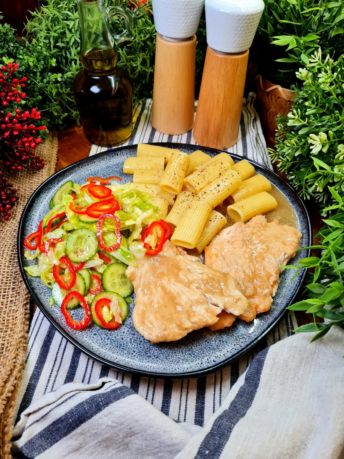 Essen, Präsentation des Essens, Teller, Brunch